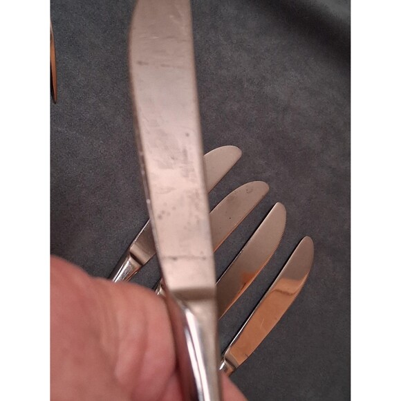 JA Henckels International Jessica Dinner Knives 18/10 Stainless - Picture 4 of 7